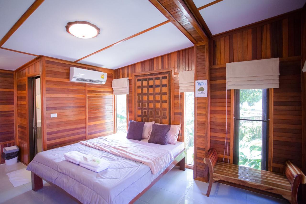 Готель Romyen House Ban Nong Nam Khan Екстер'єр фото