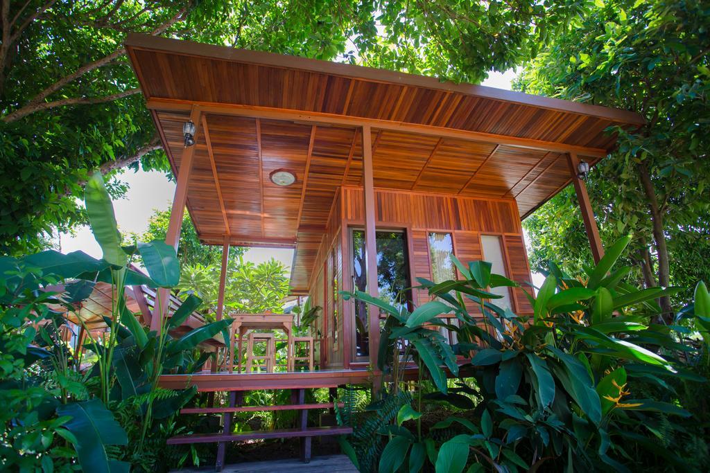 Готель Romyen House Ban Nong Nam Khan Екстер'єр фото