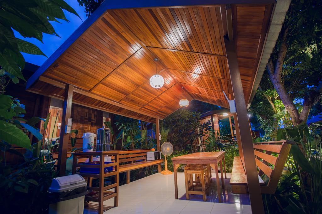 Готель Romyen House Ban Nong Nam Khan Екстер'єр фото