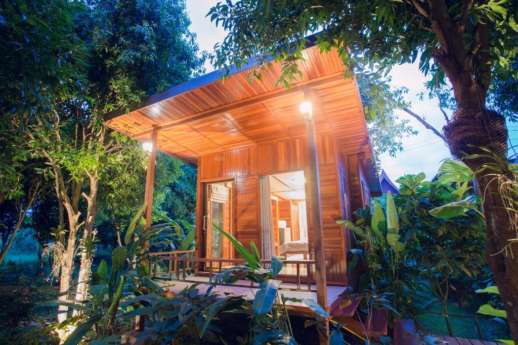 Готель Romyen House Ban Nong Nam Khan Екстер'єр фото